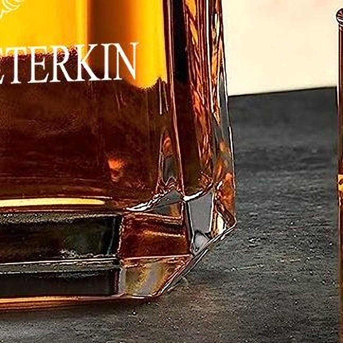 Personalised Monogram Glass Whiskey Decanter with Airtight Stopper Gift ukgiftstoreonline