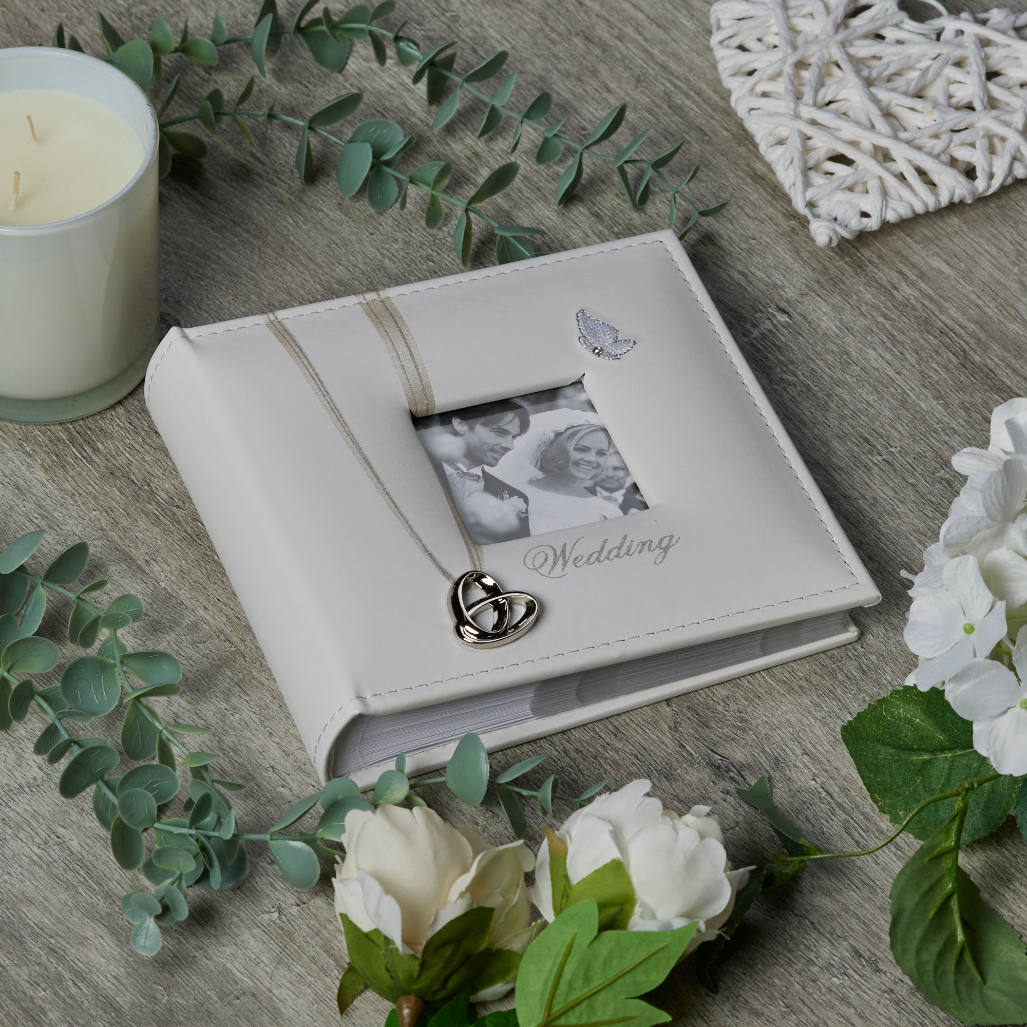 Beautiful Wedding Photo Picture Album With 3D Rings In Box 80 x 6 x 4 Photo Album ukgiftstoreonline