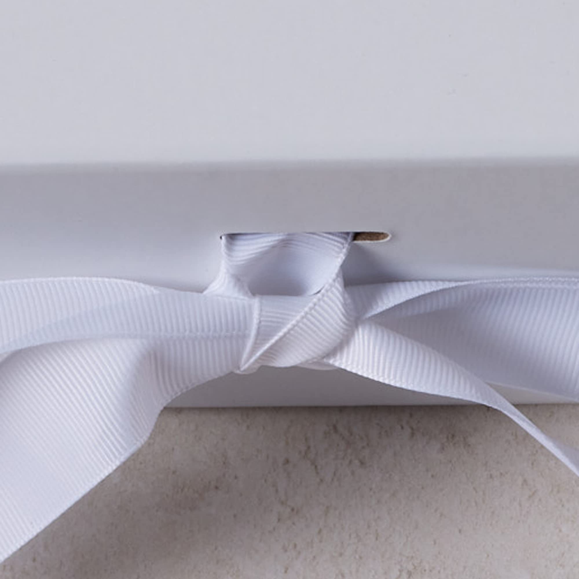 ukgiftstoreonline Personalised Team Bride Hen Night White Gift Box With Sentiment