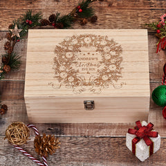 ukgiftstoreonline Personalised Christmas Eve Box Wreath Design Wooden Engraved
