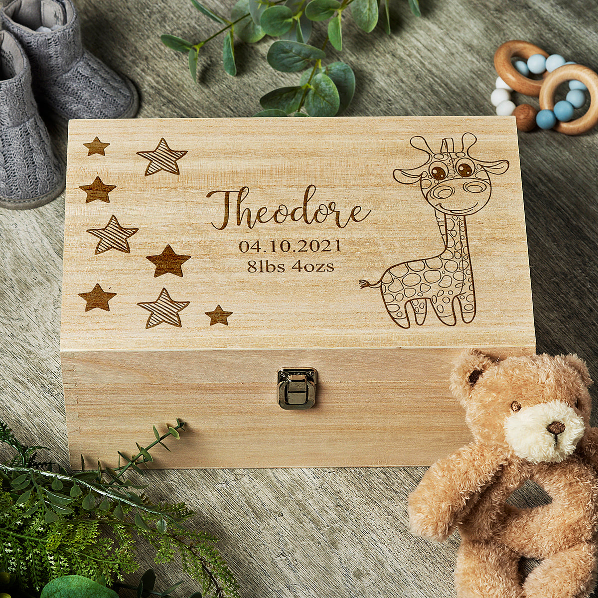 Personalised Baby Gift Wooden Memory Keepsake box Giraffe and Stars - ukgiftstoreonline