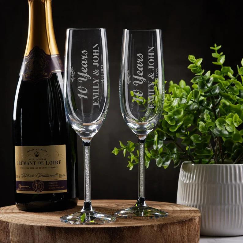 ukgiftstoreonline Personalised 10th Anniversary Pair of Crystal Filled Champagne Flutes