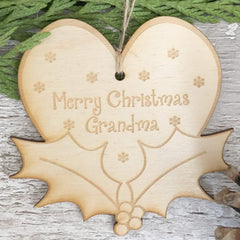 ukgiftstoreonline Grandma Christmas Novelty Heart And Holly Wooden Plaque Gift - ukgiftstoreonline